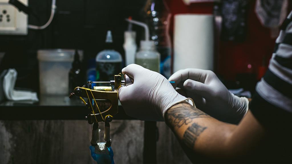 Hygiëneprocedures voor tattoos, piercings en permanente make-up
